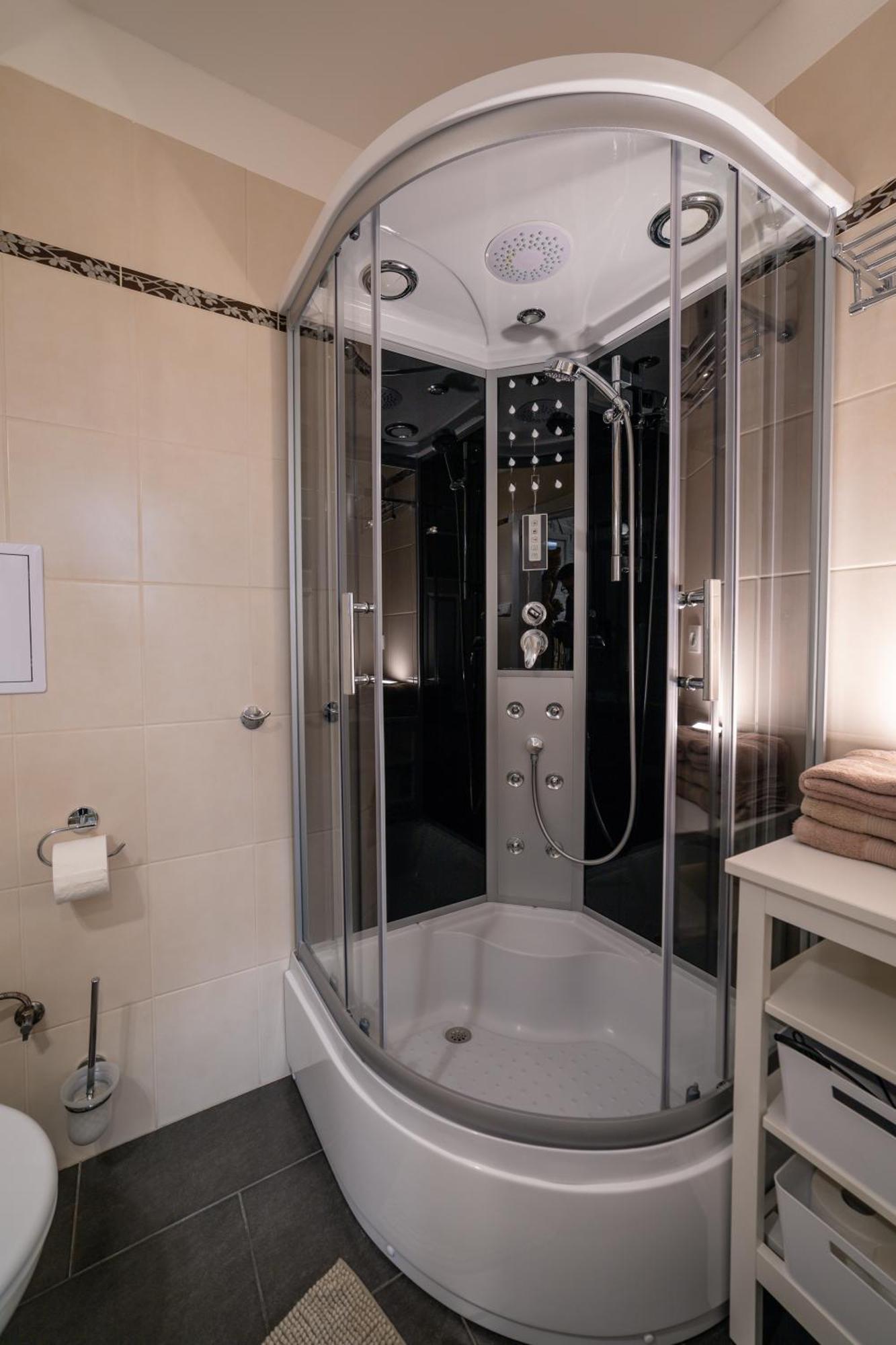 Apartman Sv. Urban Братислава Экстерьер фото